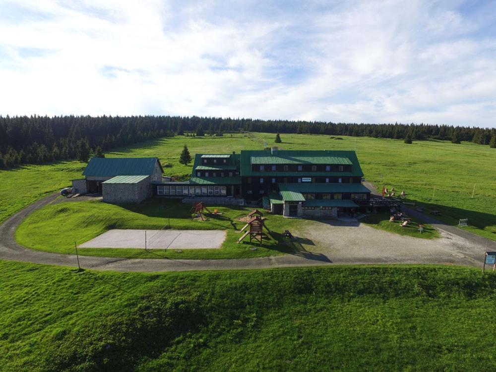 Lyzarska Bouda Hotel Pec pod Snezkou Exterior photo