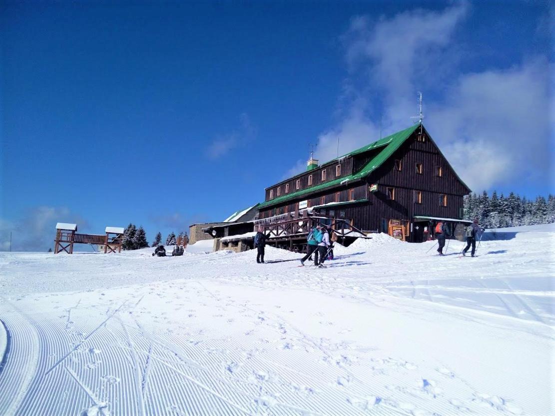 Lyzarska Bouda Hotel Pec pod Snezkou Exterior photo